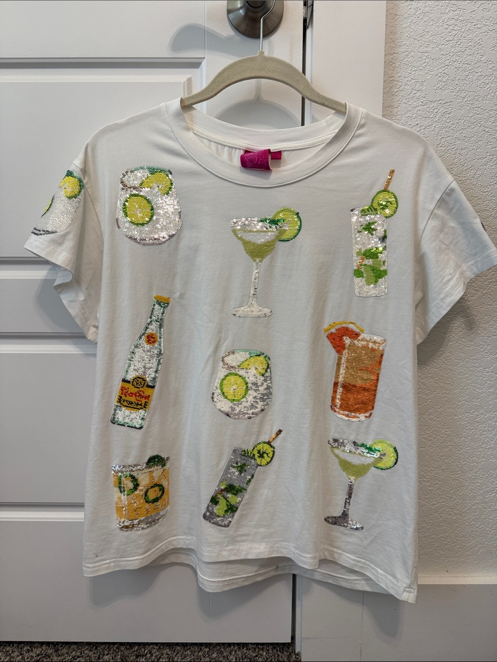 QUEEN OF SPARKLES White Sequin Cocktail Motif Tee